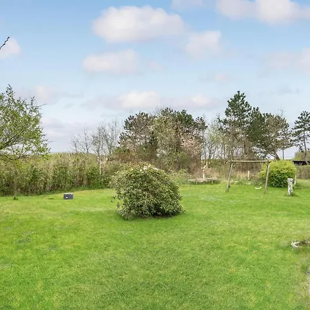 4 Bedroom Cozy In Ebeltoft