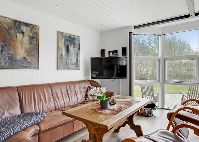 בית נופש 4 Bedroom Cozy In אבלטופט
